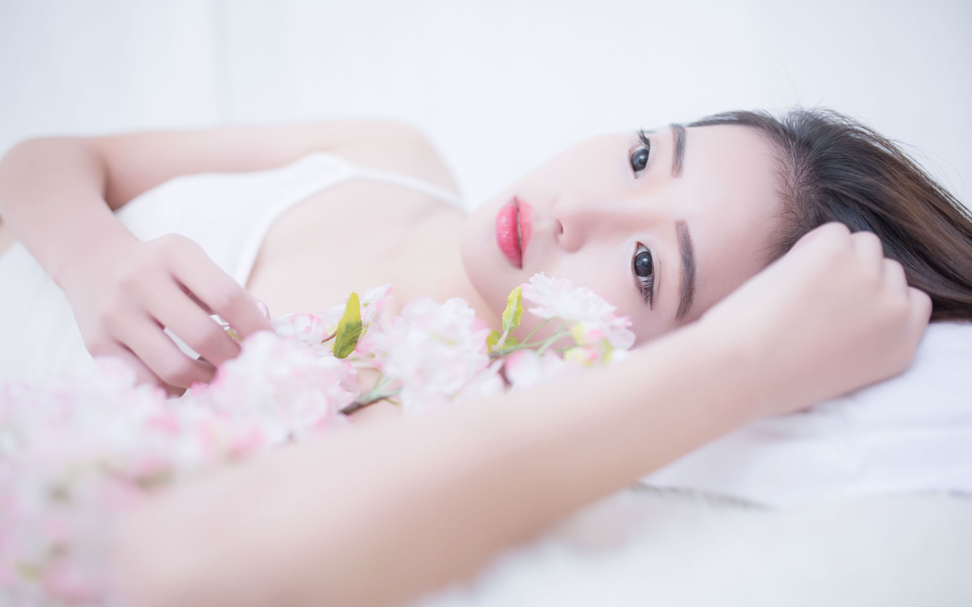 中外“泳士”竞渡长江 激情涌动江城